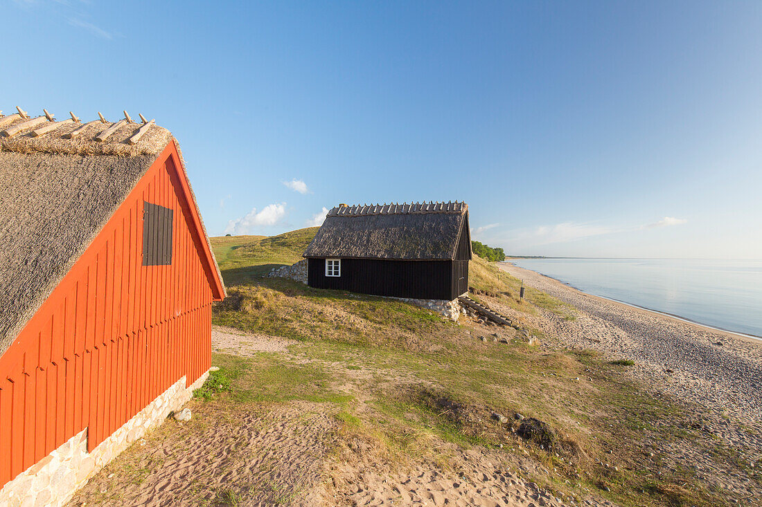 Fischerhütte an der Küste bei Sonnenaufgang, Haväng, Provinz Schonen, Schweden