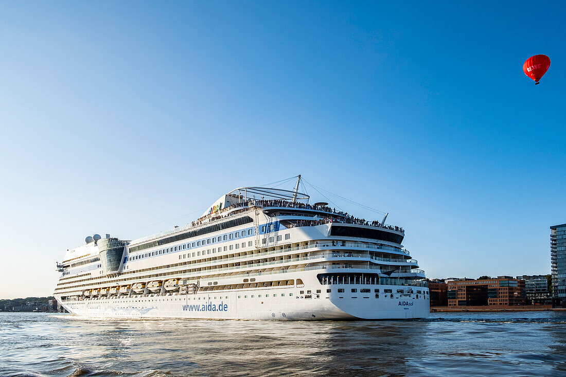  Skyline of Hamburg and ship Aida on the Elbe, Port of Hamburg, Hamburg, Northern Germany, Germany 