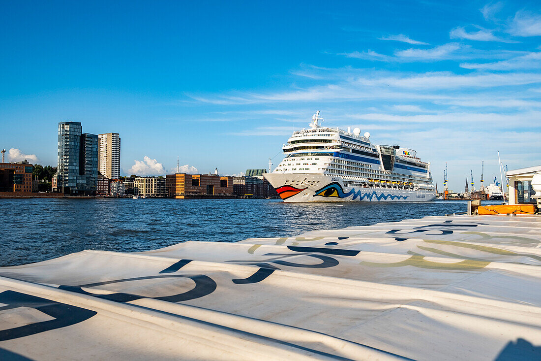  Skyline of Hamburg and ship Aida on the Elbe, Port of Hamburg, Hamburg, Northern Germany, Germany 