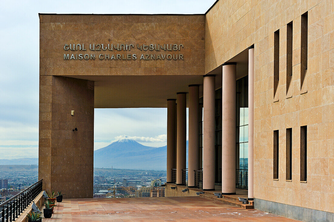 Charles Aznavour Museum in der Nähe der riesigen Treppe Cascade, Eriwan, Armenien, Eurasien