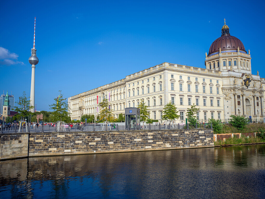  Berlin Palace and TV tower at Alexanderplatz, Berlin-Mitte, East Berlin, Berlin, Germany, Europe 