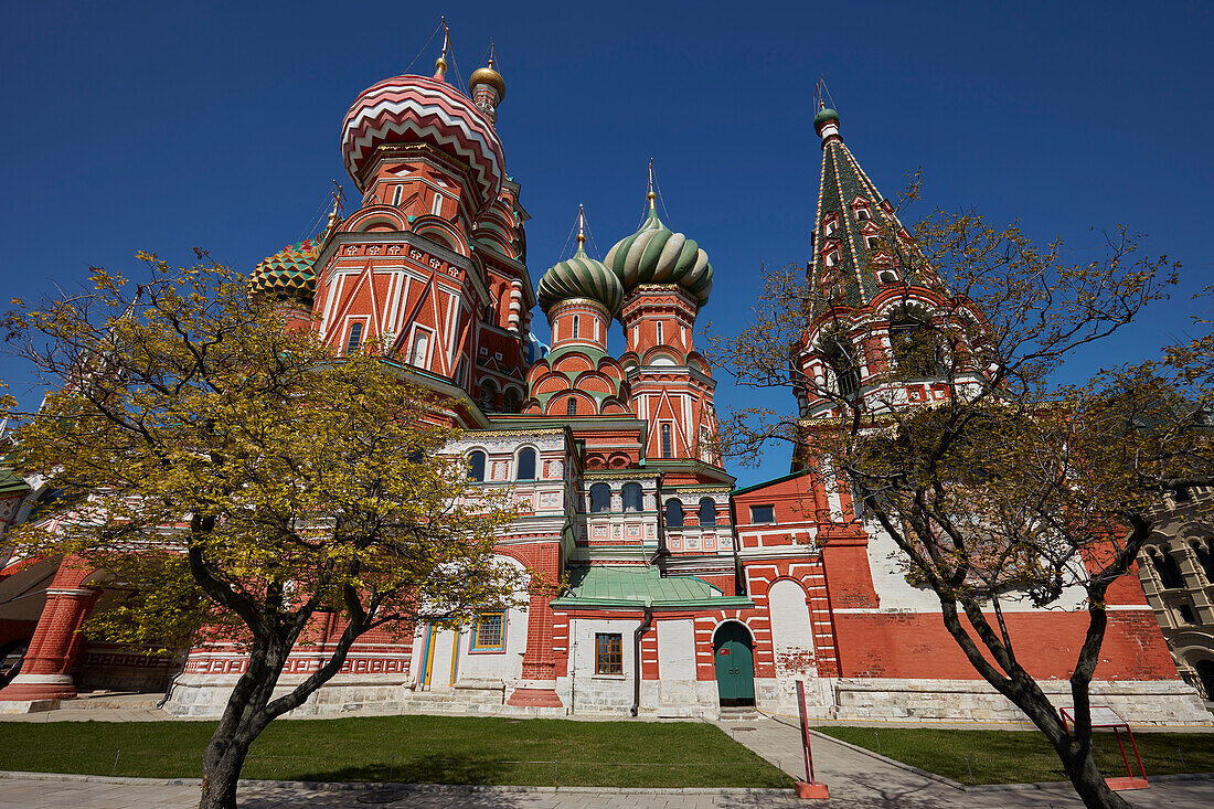 Außenansicht der Basilius-Kathedrale aus dem 16. Jahrhundert, Moskau, Russische Föderation.