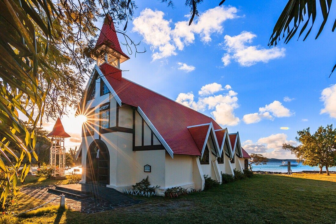 Notre-Dame Auxiliatrice de Cap Malheureux, Sonnenuntergang, Kap Malheureux, Rivière du Rempart, Nordküste, Insel Mauritius, Indischer Ozean, Ost-Afrika