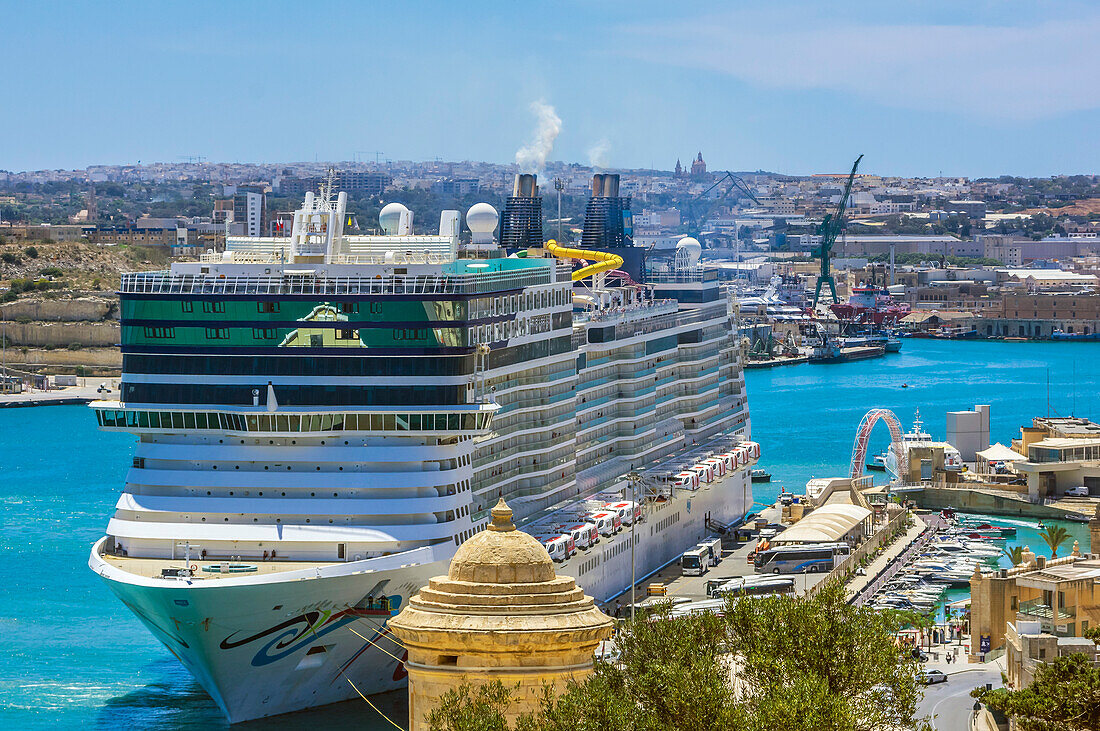  View from the Upper Barrakka Gardens, towards the Waterfront in Valetta, Malta 