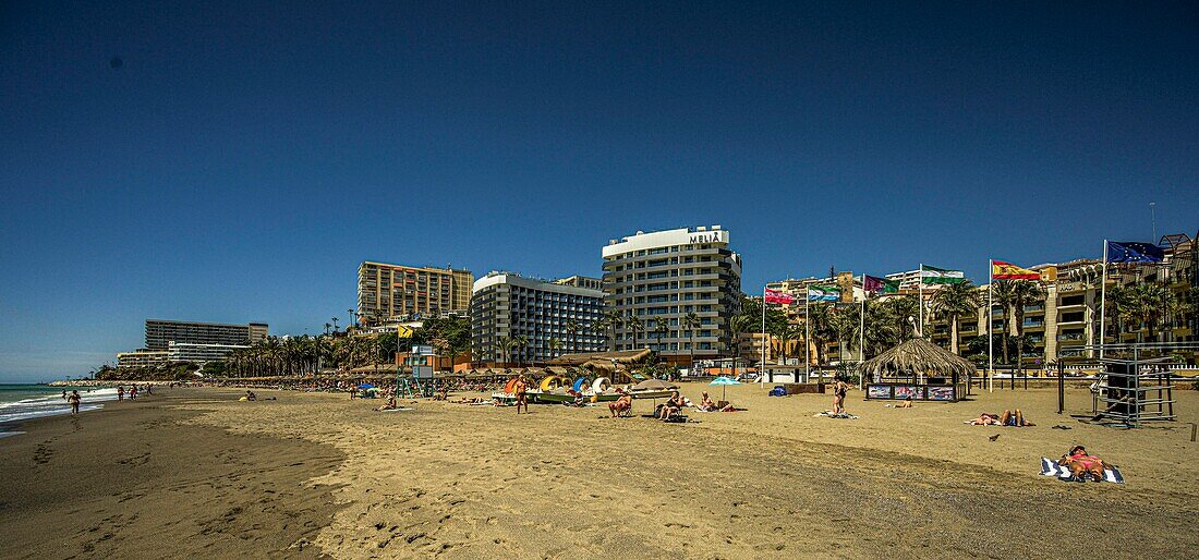  El Bajondillo beach and hotels at Paseo Maritimo in Torremolinos, Costa del Sol, Spain 