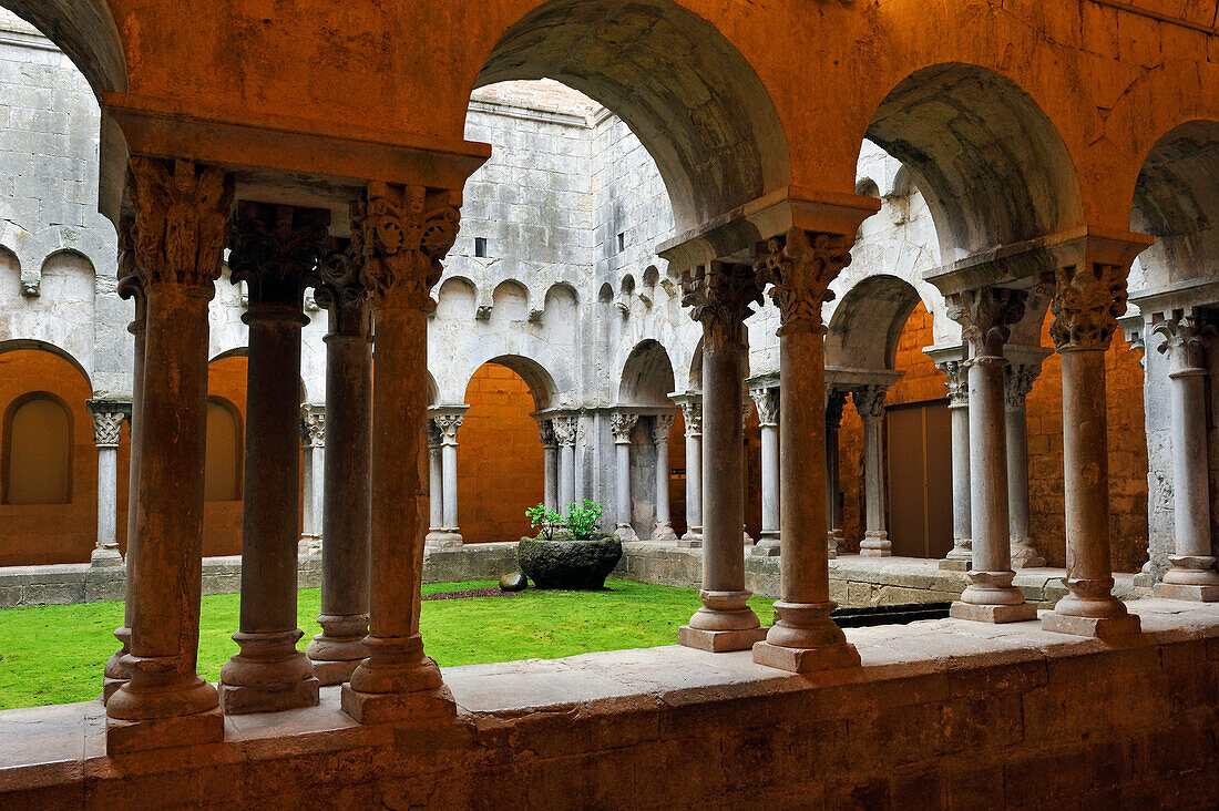 Roman cloister of Sant Pere de Galligants monastery housing the Archaeological Museum of Catalonia, Girona, Catalonia, Spain,Europe