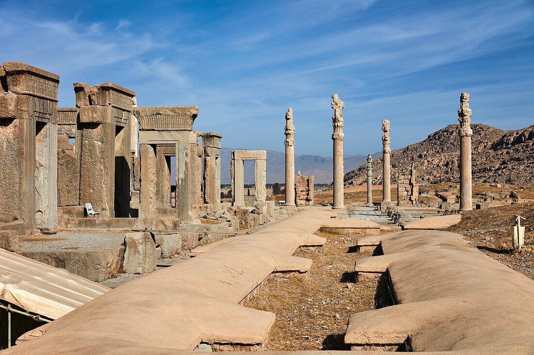  Ruinen von Persepolis, zeremonielle Hauptstadt des Achämenidenreichs (550–330 v. Chr.). Provinz Fars, Iran. 