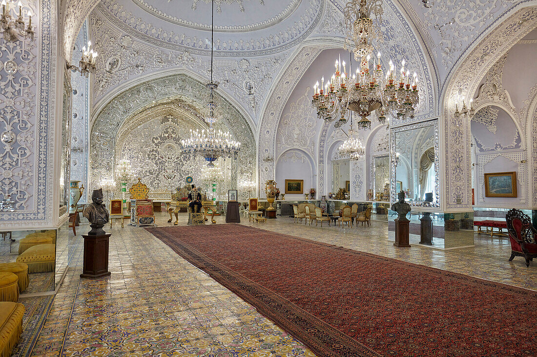 Innenansicht Salam-Saal (Empfangssaal, auch Krönungssaal genannt) im Golestan-Palast. Teheran, Iran