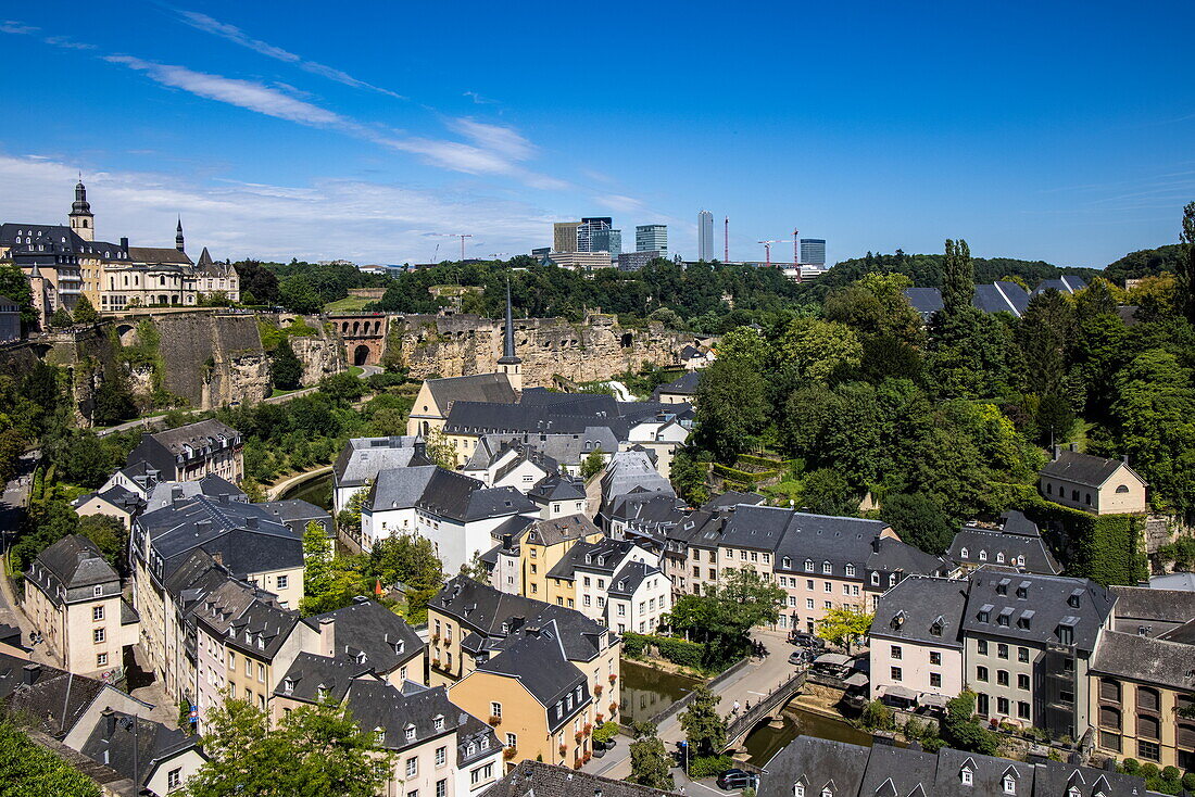  View of buildings in the Grund district in the valley below the center of Luxembourg City on the banks of the Alzette river, Luxembourg, Luxembourg, Europe 