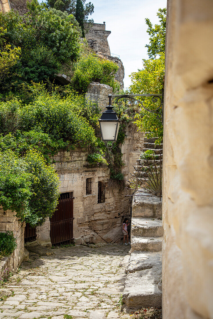  Alley in Les Baux de Provence, Provence-Alpes-Côte d&#39;Azur, France 