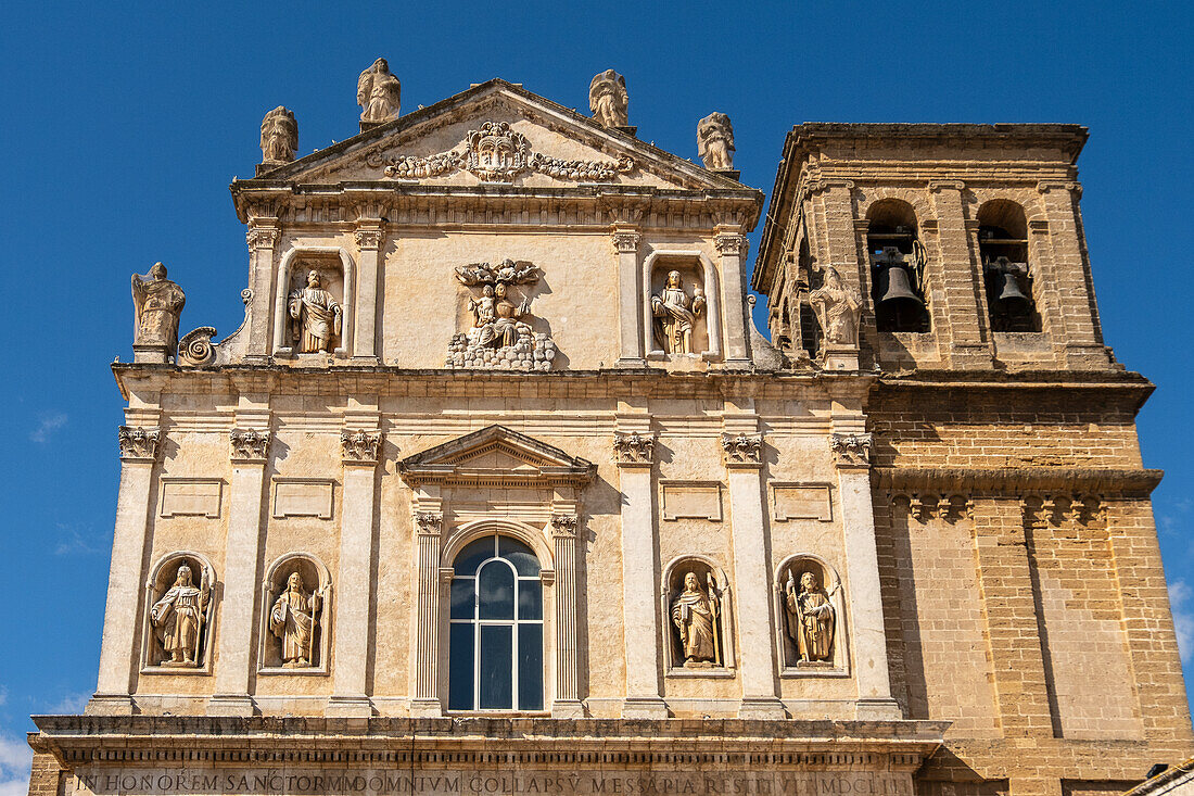  Chiesa Matrice von Mesagne (auch Mutterkirche genannt) in Mesagne, Apulien, Italien. 