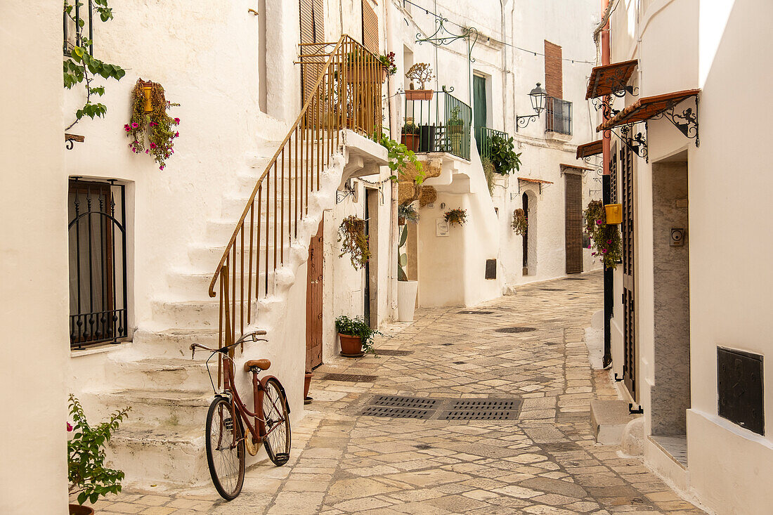 Kopfsteinpflasterstraßen von Mesagne, Apulien, Italien.