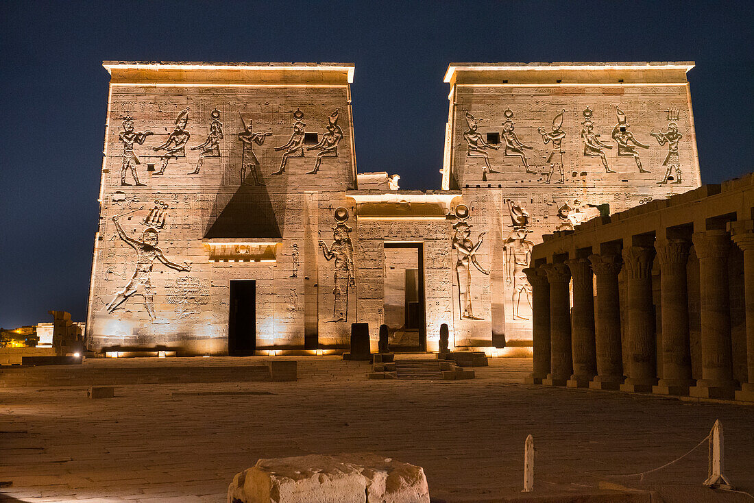 Ton- und Lichtshow im Tempel von Philae, Tempel der Isis, Insel Agilkia, Assuan, Ägypten, Nordostafrika