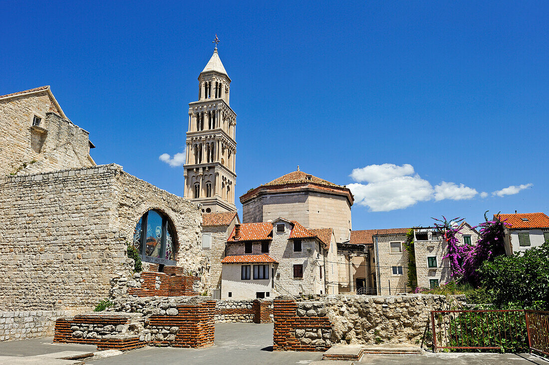 Musee etnographique, rue Severova, Palais de Diocletien, Vieille-Ville,Split, Croatie, Europe du Sud-Est//Ethnographic Museum, Severova street, Diocletian's Palace, Old Town, Split, Croatia, Southeast Europe