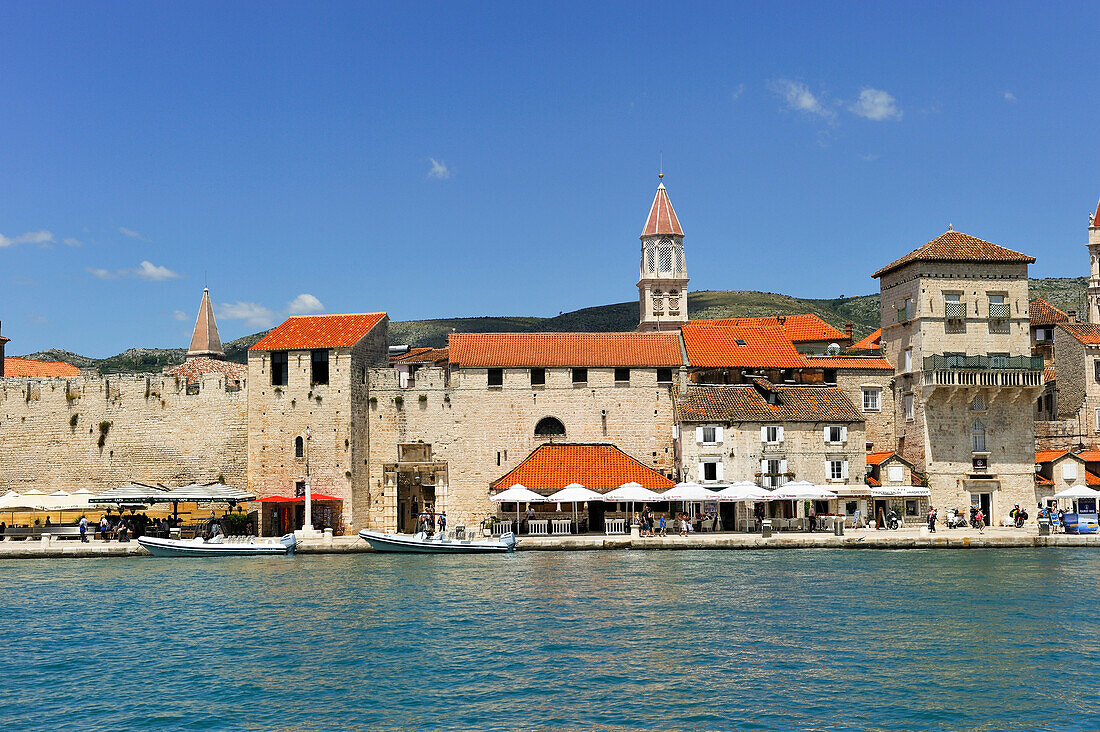 Blick auf die Burg und Altstadt, Trogir, Nähe von Split, Dalmatien, Kroatien, Südosteuropa