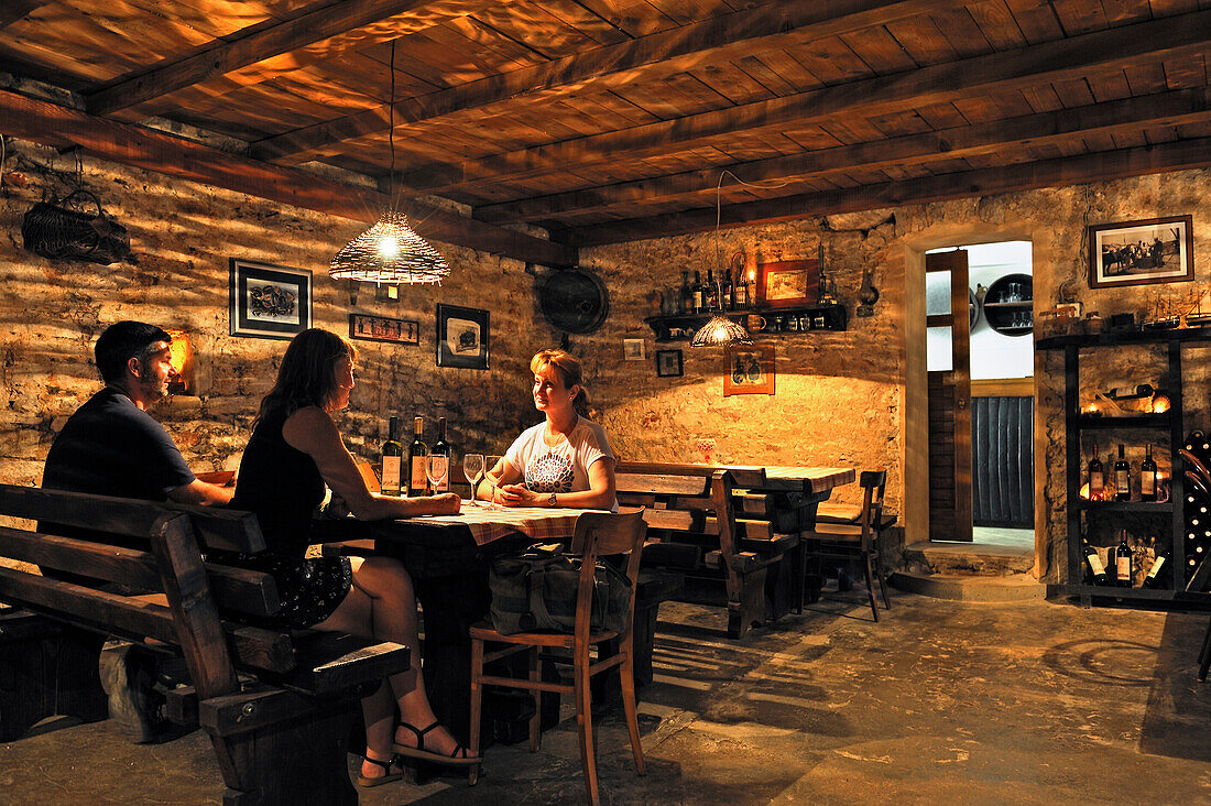 Bogdanjusa Weinprobe, Taverne und Verkostungsraum, Weingut und Taverne 'Pinjata', Vrboska, Gemeinde Jelsa, Nordküste Insel Hvar, Dalmatien, Kroatien, Südosteuropa