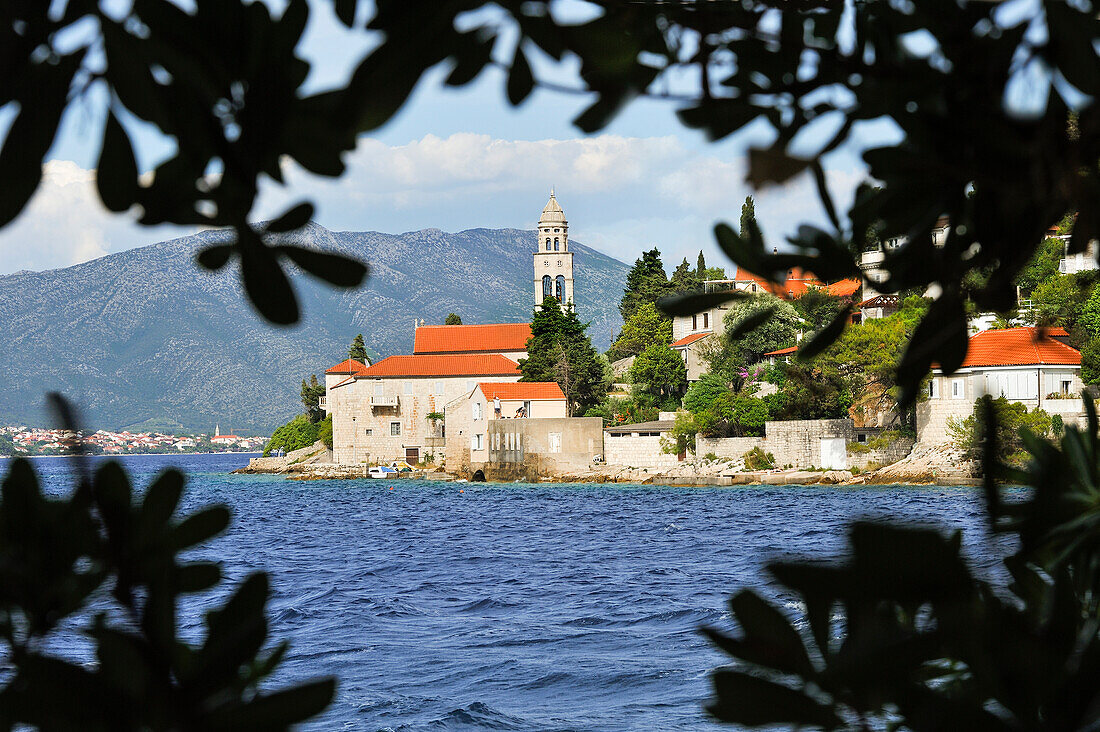 Blick auf Zrnovska Banja, Dorf an der Nordküste, Insel Korcula, bei Dubrovnik, Dalmatien, Kroatien, Südosteuropa