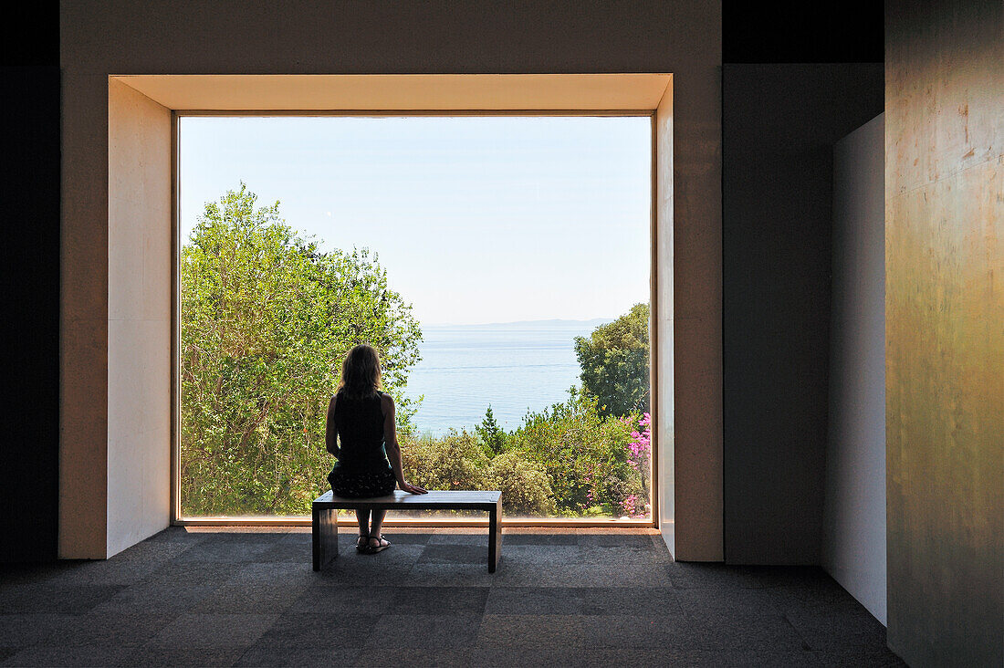 Ausblick durch Fenster aus dem Archäologischen Museum kroatischer Denkmäler, Split, Dalmatien, Kroatien, Südosteuropa