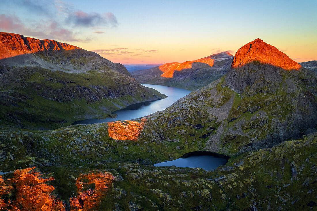 Sommer, Luftaufnahme, Berge, Seen, Sonnenuntergang, Senja, Skaland, Norwegen, Europa