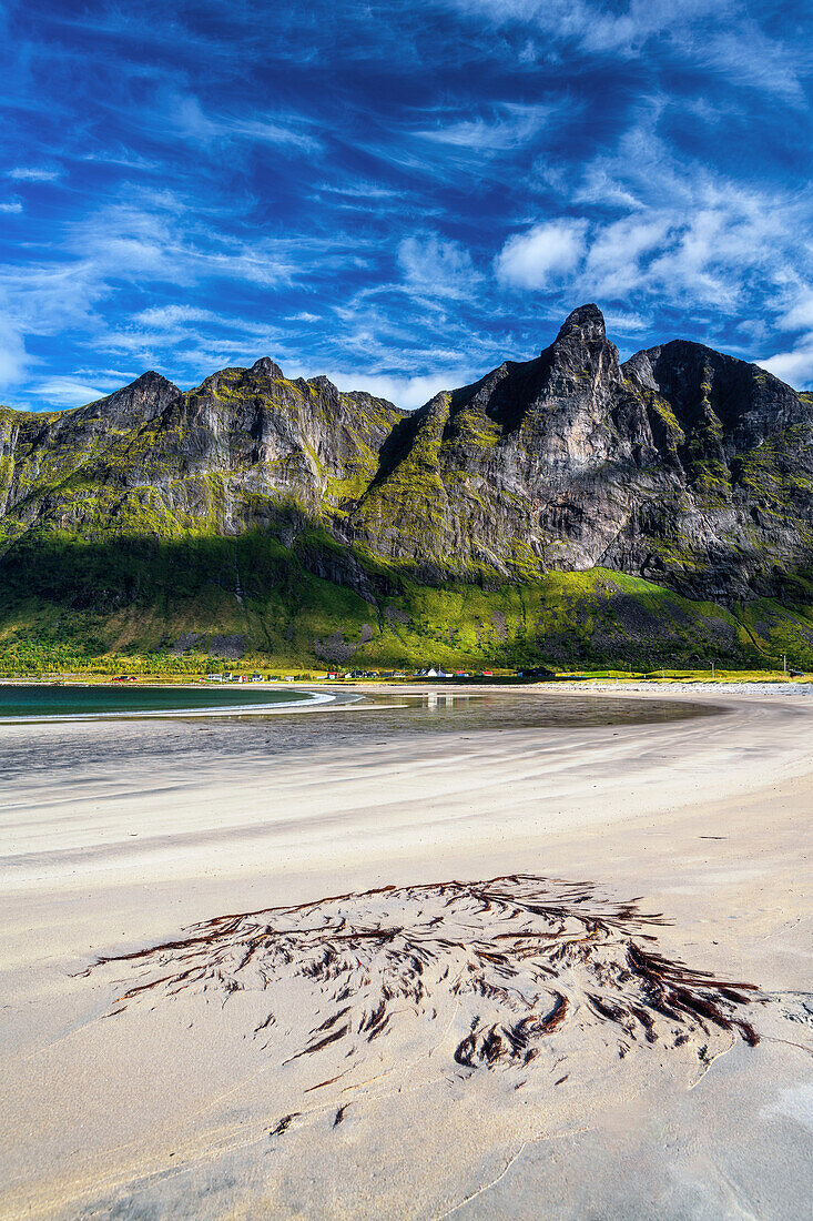 Sommer, Strand, Sandstrand, Berge, Bucht, Fjord, Ersfjord, Senja, Skaland, Norwegen, Europa