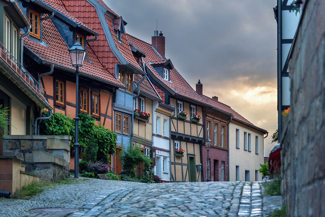 Häuser, Fachwerk, Mittelalter, Quedlinburg, Gasse, Harz, Sachsen-Anhalt, Deutschland, Europa