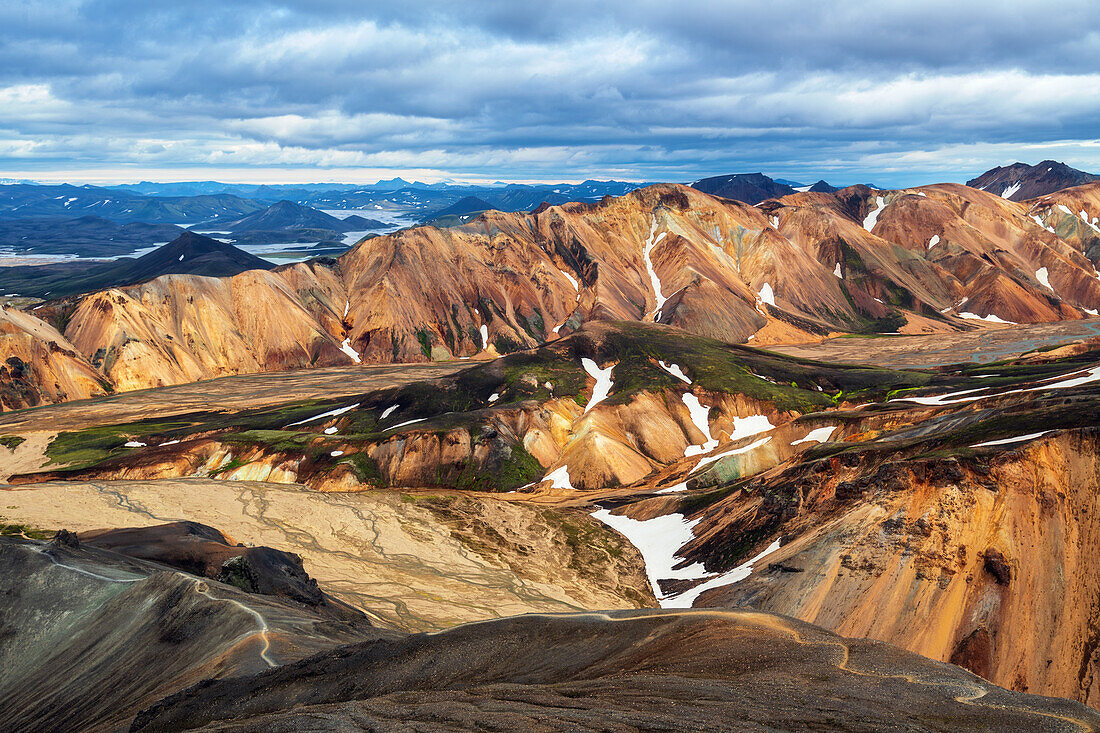 Gipfel, Rhyolithberge, Hochland, Wüste, Vulkanlandschaft, Karg, Berge, Landmannalaugar, Island, Europa