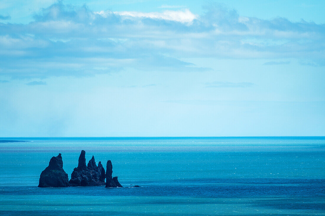 Trolle, Steintrolle, Reynisdrangar, Reynisfjara, Vik, Dyrholaey, Bucht, Minimalistisch, Küste, Island, Europa