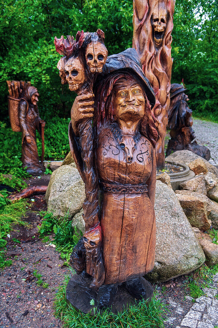 Wald, Tal, Hexe, Statue, Folklore, Bodetal, Thale, Harz, Sachsen-Anhalt, Deutschland, Europa