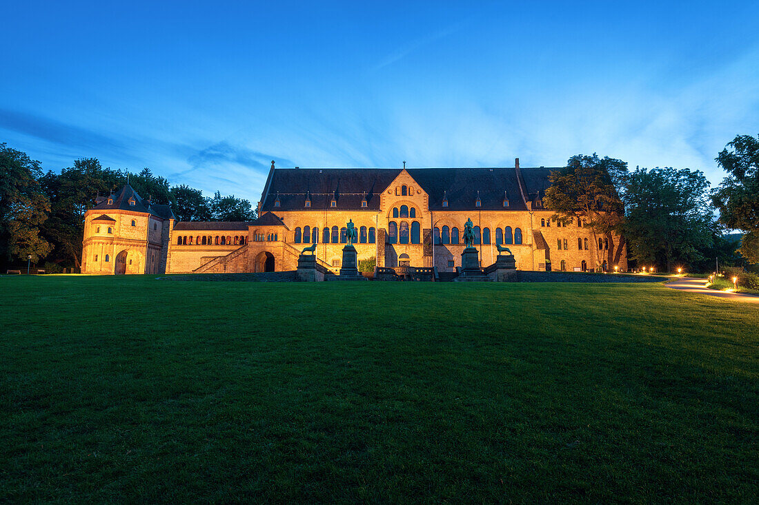 Kaiserpfalz, Blaue Stunde, Domplatz, Schloss, Goslar, Innenstadt, Harz, Niedersachsen, Deutschland, Europa