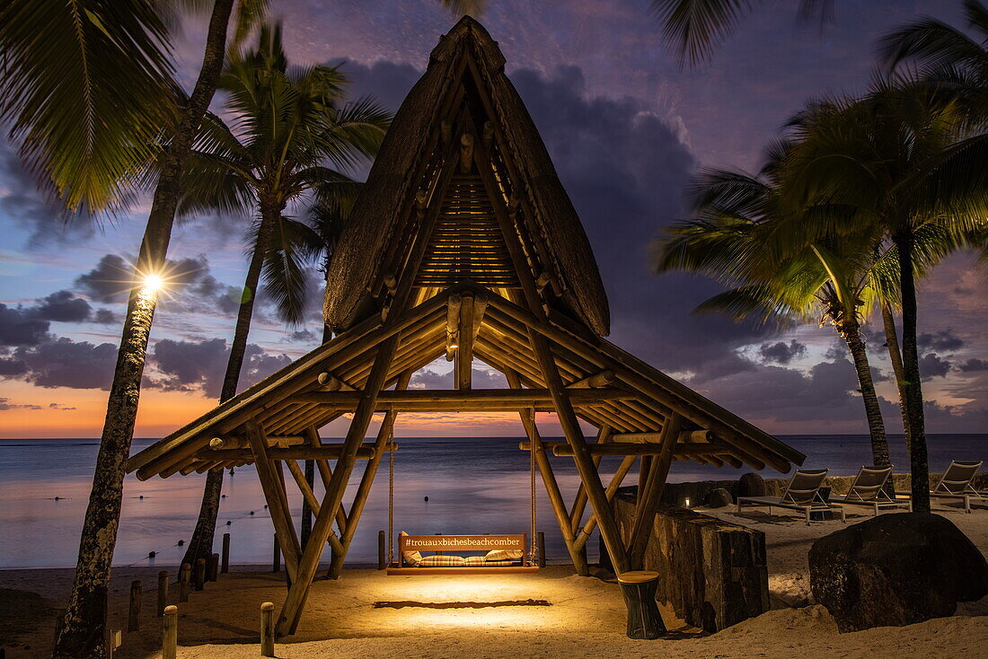 Instagram-Fotostandort mit Hashtag am Strand, Trou aux Biches Beachcomber Golf Resort & Spa, Trou aux Biches, Pamplemousses, Insel Mauritius, Indischer Ozean