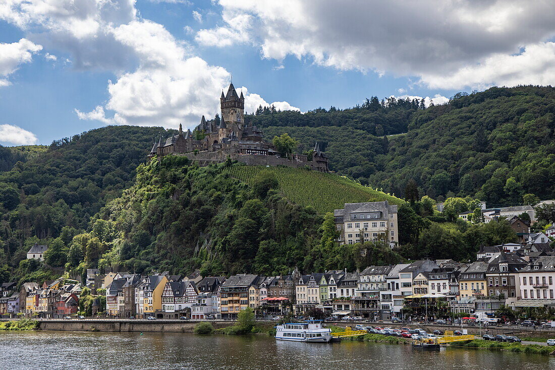  Excursion boats on the Moselle with town and Reichsburg, Cochem, Rhineland-Palatinate, Germany, Europe 