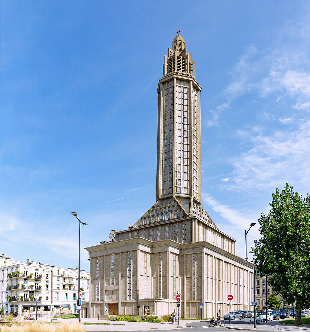  Church of Saint-Joseph by Auguste Perret in Le Havre on the Alabaster Coast (Côte d&#39;Albatre, Cote d&#39;Albatre) in the Seine-Maritime department in the Normandy region of France 