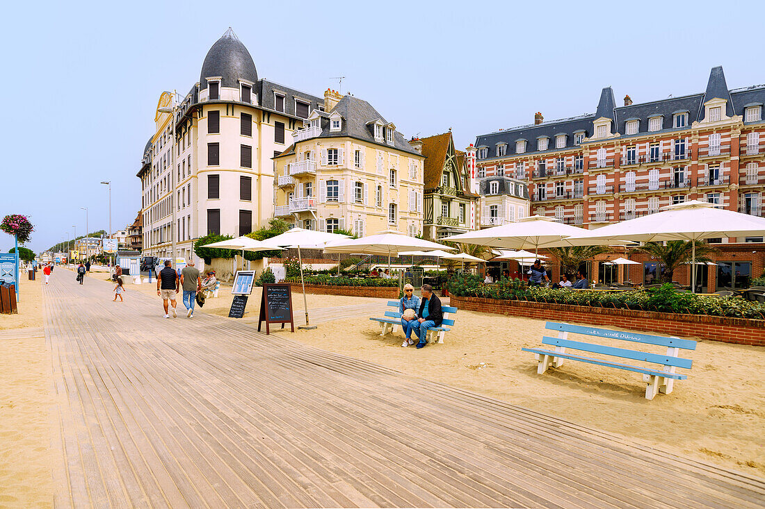  Les Planches beach and promenade in Trouviille-sur-Mer (Trouville) on the Flower Coast (Côte Fleurie, Cote Fleurie) in the Calvados department in the Normandy region of France 