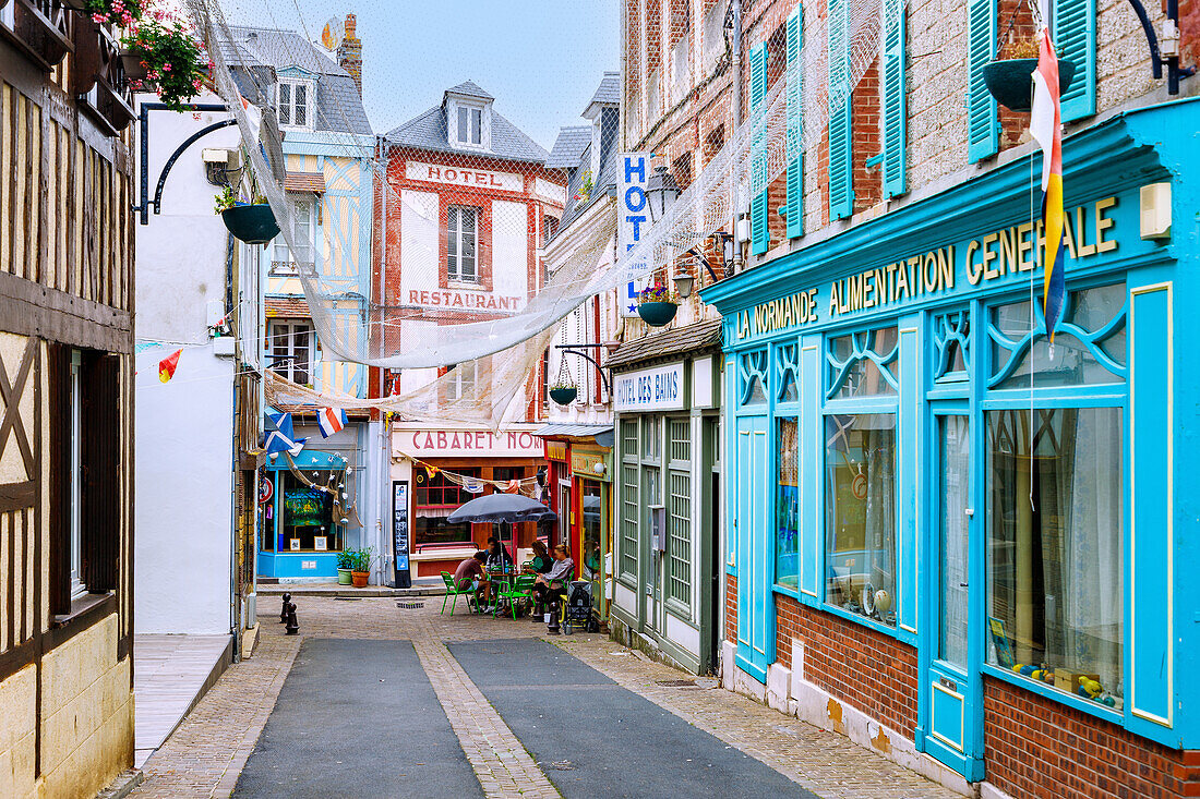  Street and square Le Carrefour du Singe en Hiver in memory of the filming location of the film with Jean Gabin and Jean-Paul Belmondo in 1962 in Villerville on the Flower Coast (Côte Fleurie, Cote Fleurie) in the Calvados department in the Normandy region of France 