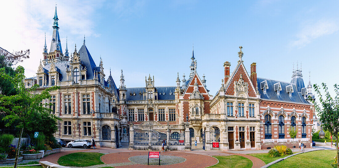  Palais Bénédictine in Fécamp (Fecamp) on the Alabaster Coast (Côte d&#39;Albâtre, Cote d&#39;Albatre) in the Seine-Maritime department in the Normandy region of France 