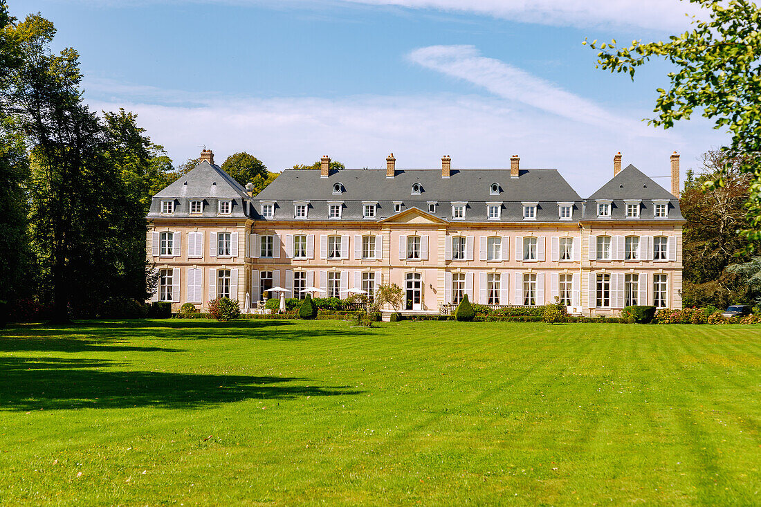  Châteu de Sassetot (Chateau de Sissi) in Sassetot-le-Mauconduit on the Alabaster Coast (Côte d&#39;Albâtre, Cote d&#39;Albatre) in the Seine-Maritime department in the Normandy region of France 