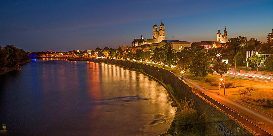 Elbpanorama am Abend, Magdeburg, Sachsen-Anhalt, Mitteldeutschland, Deutschland, Europa