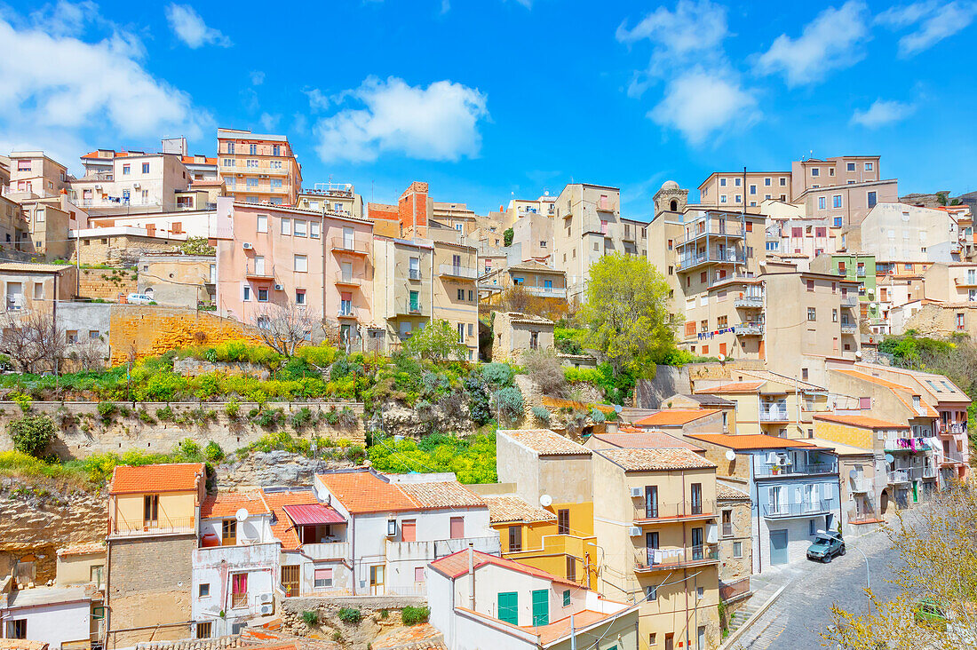  Blick auf die Altstadt von Enna, Enna, Sizilien, Italien 