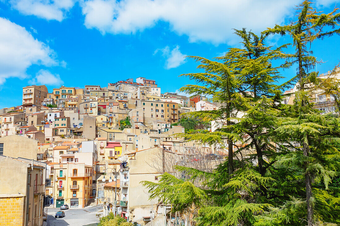  Blick auf die Altstadt von Enna, Enna, Sizilien, Italien 