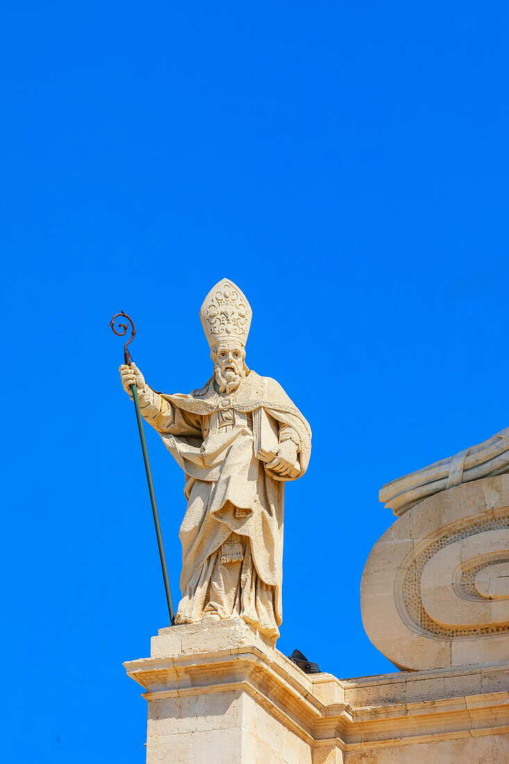  Detail auf dem Dach der Kathedrale von Syrakus, Ortygia, Syrakus, Sizilien, Italien 