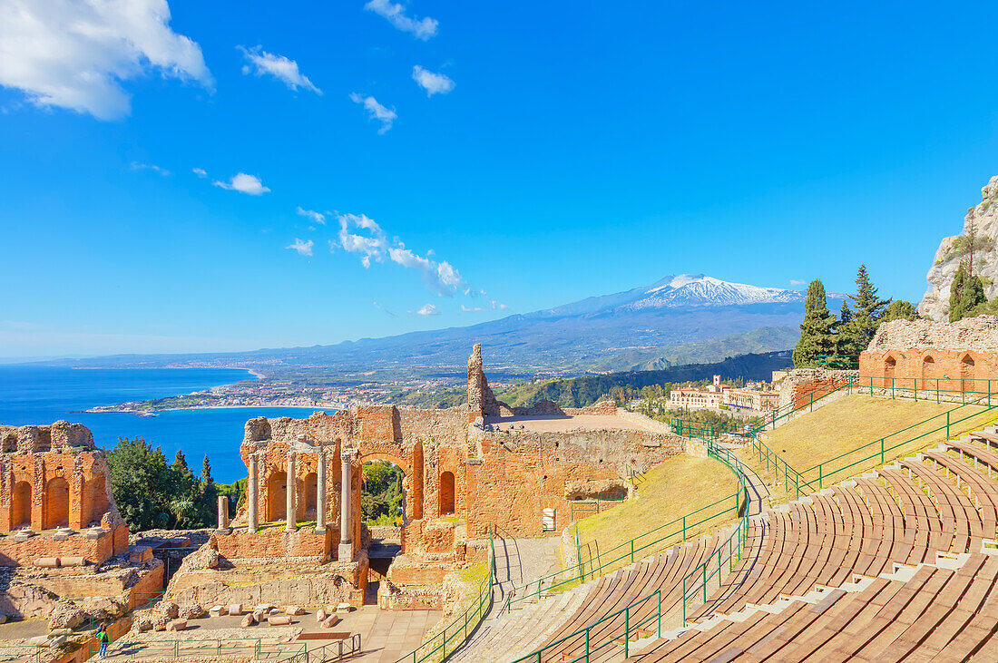 Griechisches Theater mit Ätna, Taormina, Sizilien, Italien