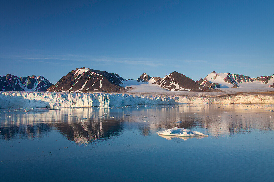 Lilliehoeoek-Gletscher, Krossfjord, Spitzbergen, Norwegen