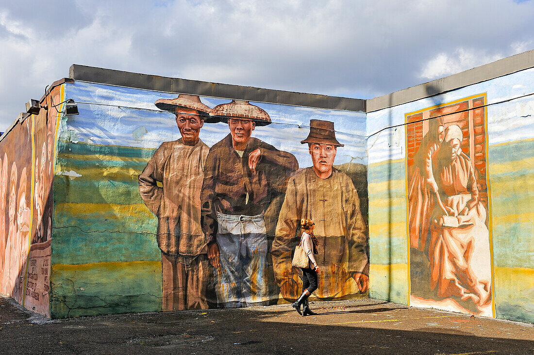 "History of Immigration", restored Mural by Simon Huelsbeck, Callowhill and 2nd streets, Philadelphia, Commonwealth  of Pennsylvania,Northeastern  United States,