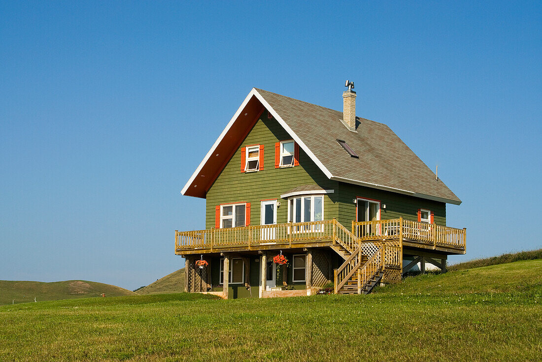 Traditionelles Holzhaus, Insel Havre aux Maisons, Magdalen-Inseln, Sankt-Lorenz-Golf, Provinz Quebec, Kanada, Nordamerika