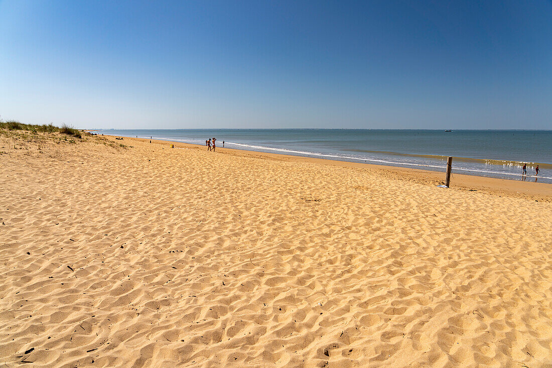 Der Strand Plage des Chardons in L'Aiguillon-la-Presqu'ile, Frankreich 