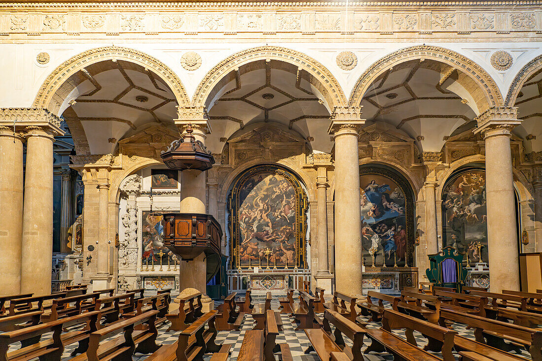  Interior of the Cathedral of Sant&#39;Agata in Gallipoli, Apulia, Italy, Europe 