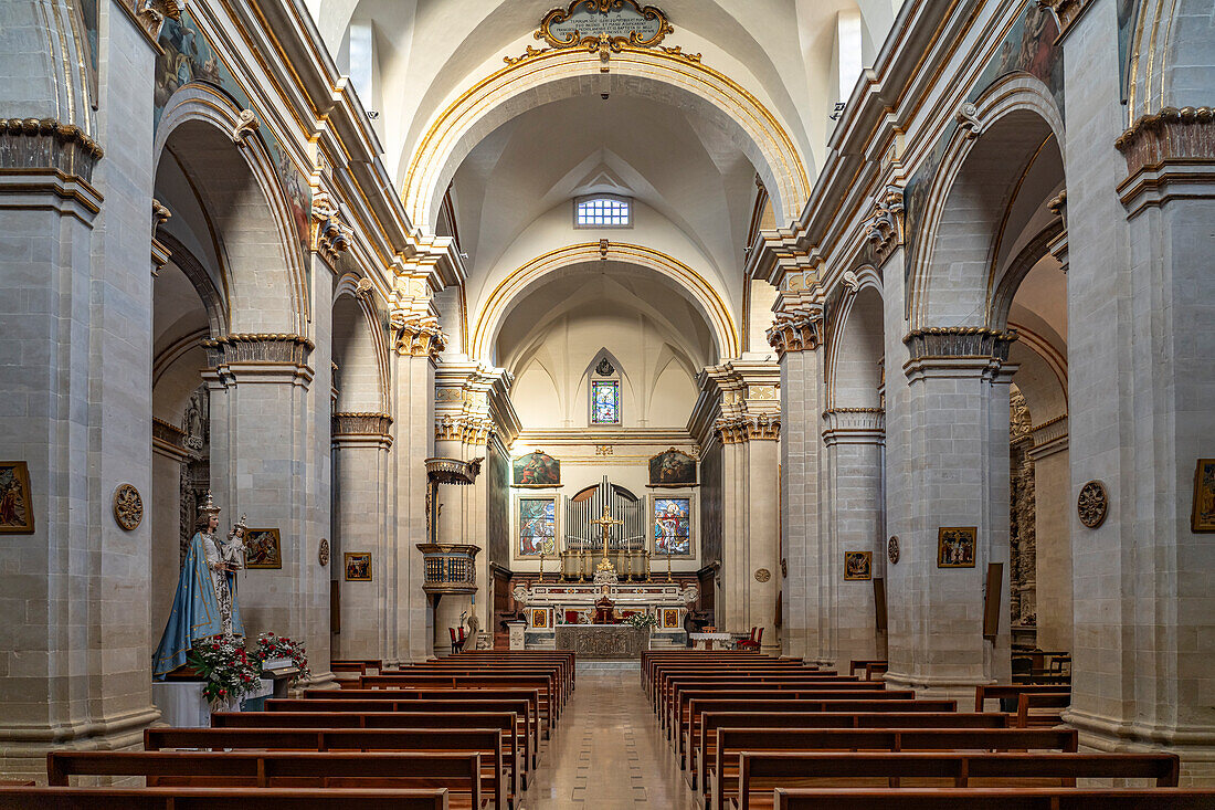  Interior of the Church of Madre dell&#39;Annunziata in Muro Leccese, Apulia, Italy, Europe 