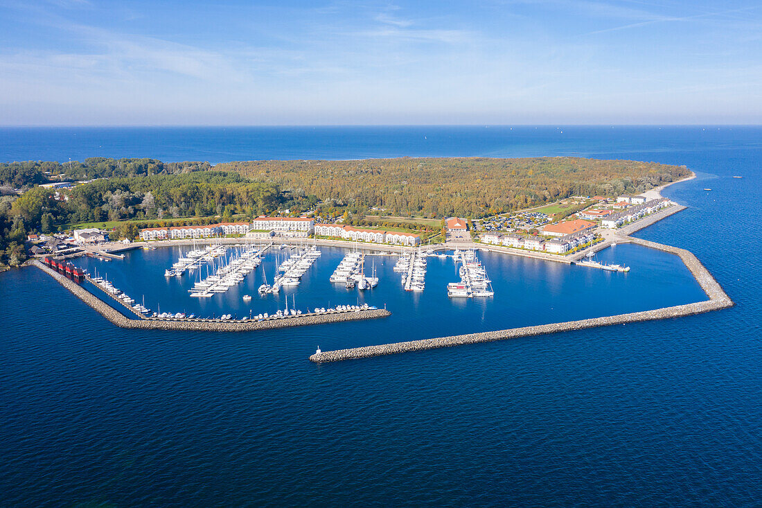 Hotelanlage und Hafen Weisse Wiek, Boltenhagen, Mecklenburg-Vorpommern, Deutschland