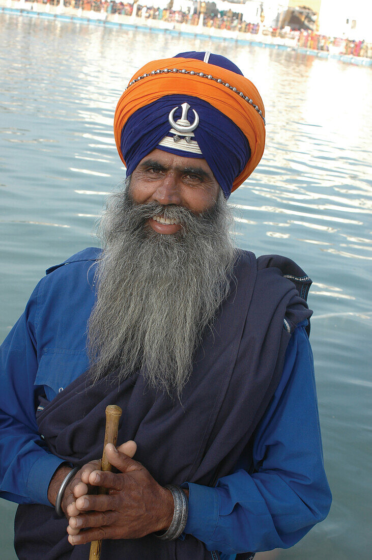  Nihang Sikh, Goldener Tempel, Amritsar, Punjab, Indien, Asien 