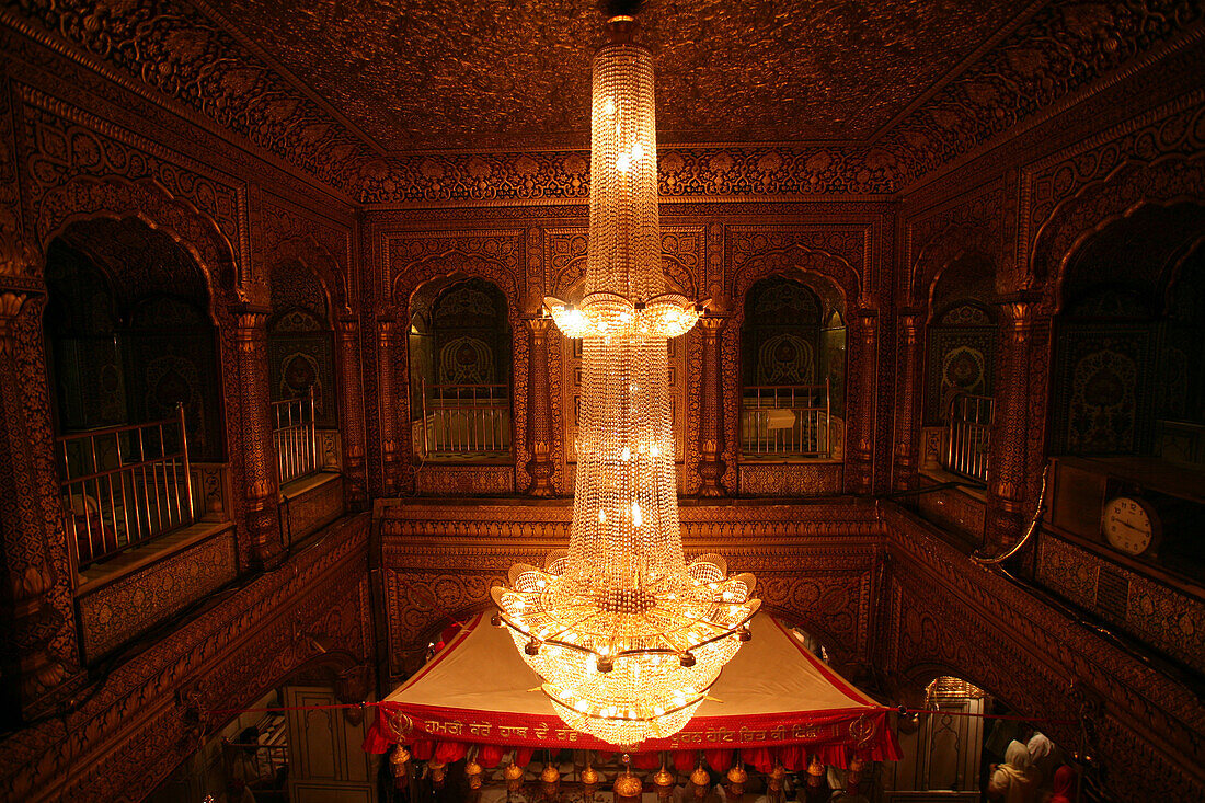  Kronleuchter, Goldener Tempel, Amritsar, Punjab, Indien, Asien 